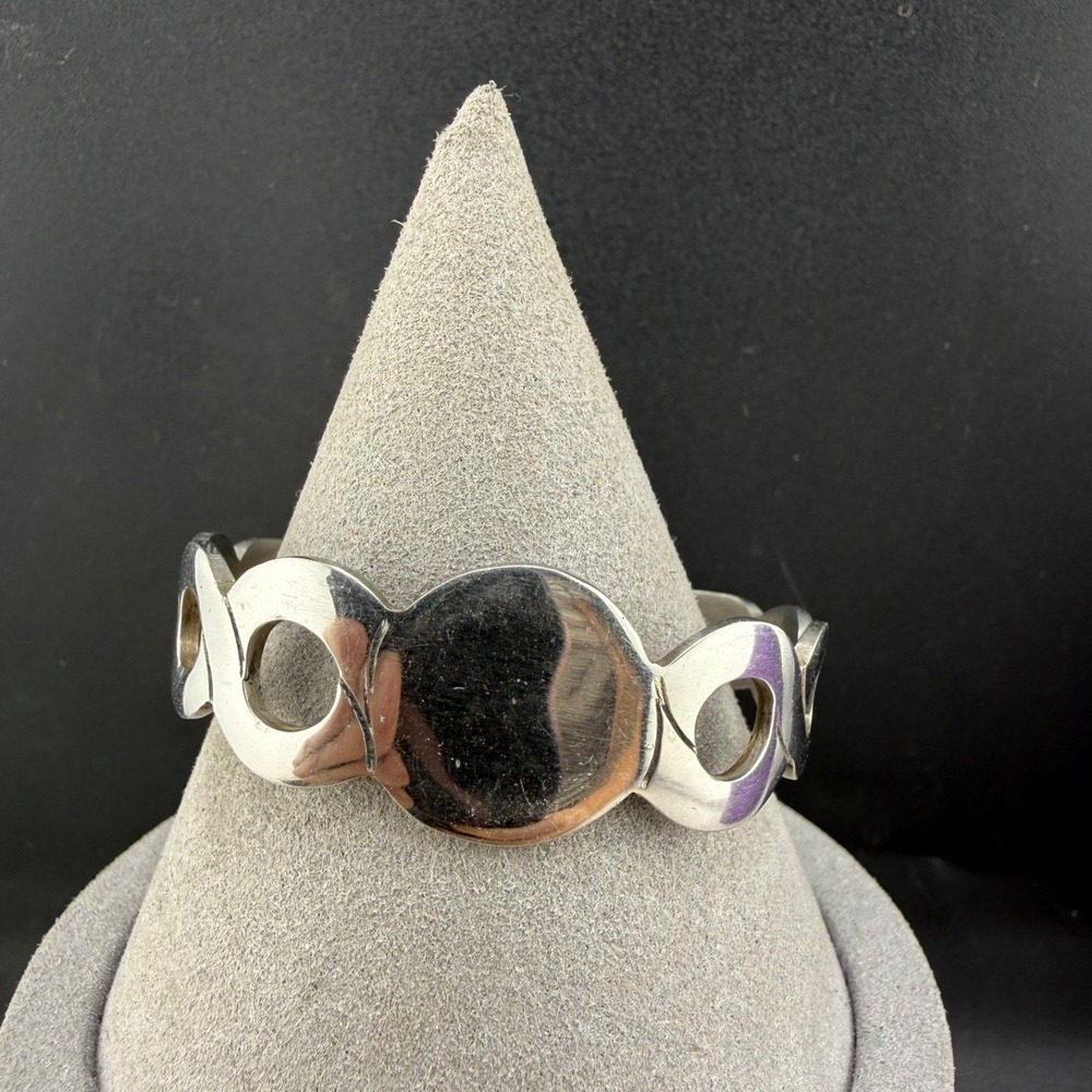 Vintage Estate Cuff Bracelet Silver Tone Cutout Geometric 5.5"‎